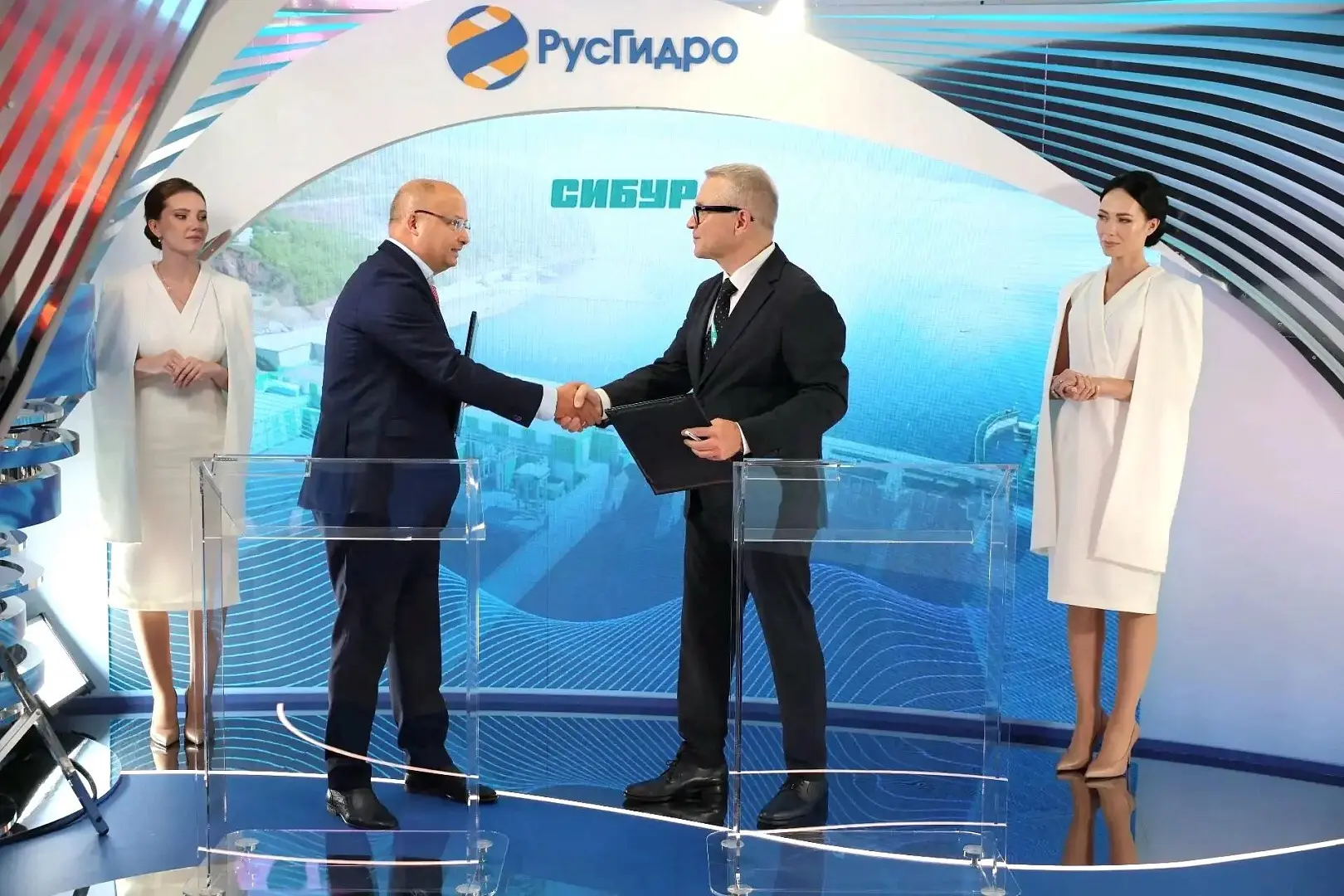 «Зелёная» энергия ГЭС РусГидро обеспечит низкий углеродный след нефтехимической продукц...