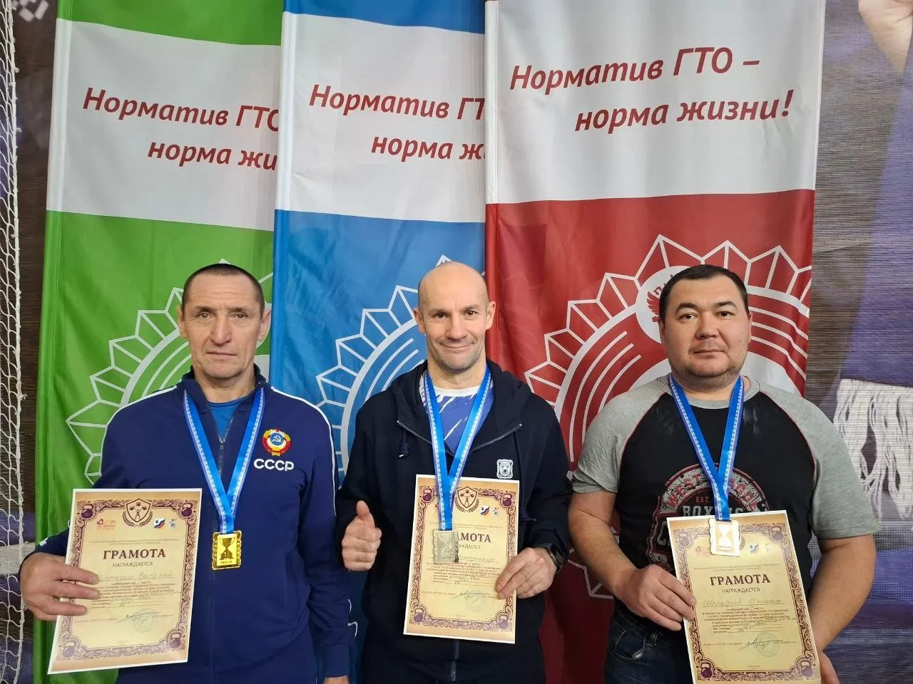 Пожарные из Тарко-Сале взяли восемь призовых мест на гиревом турнире в Губкинском  В Губкинском прош
