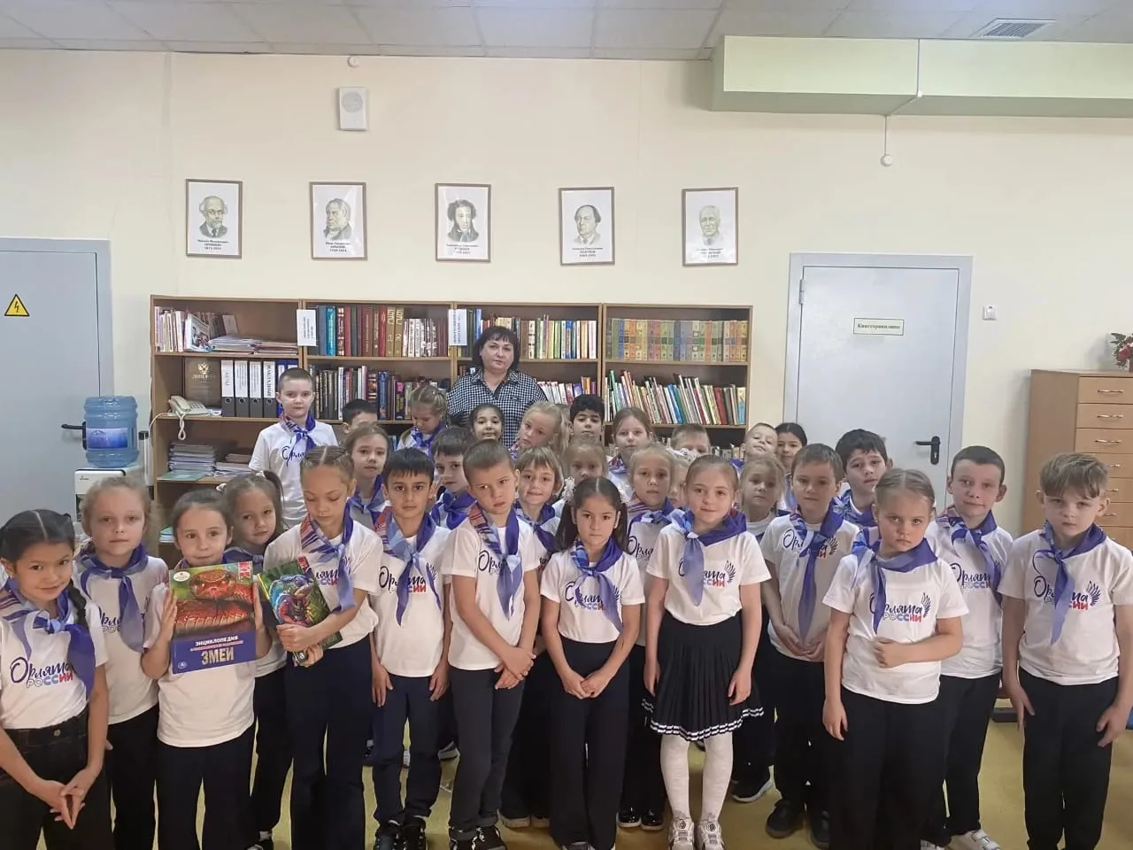 Дорогие друзья и родители! 🎉 🌟 В наших первых классах продолжается  "Трек Орлёнок Эрудит"! 🌟В рамках