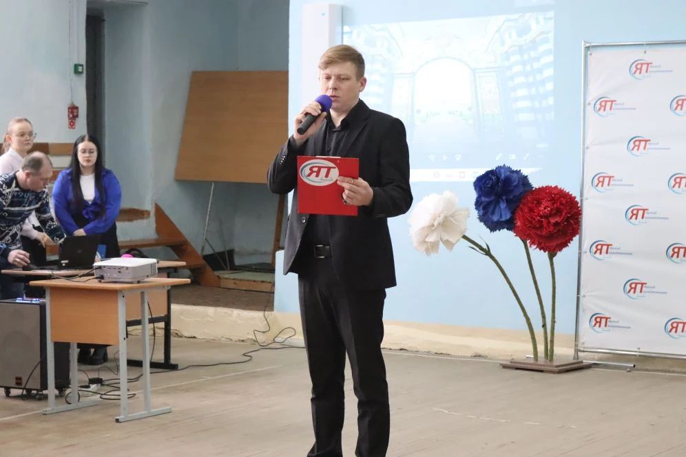 🎉 Творчество побеждает! 🎉

Сегодня на еженедельной линейке прошло торжественное награждение участн