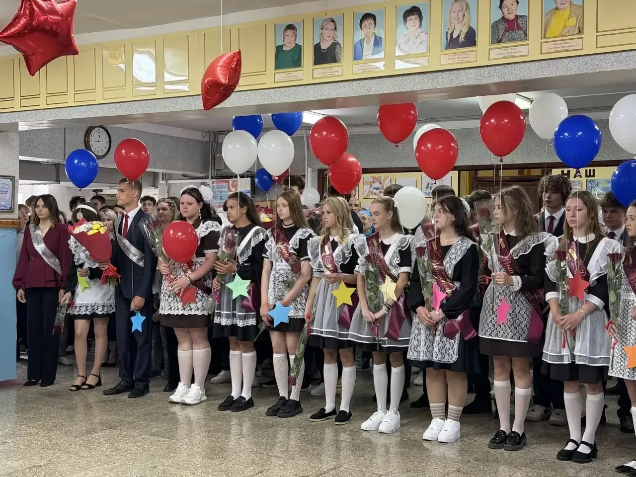 💫В Ульяновской области для выпускников школ прозвенели «Последние звонки»