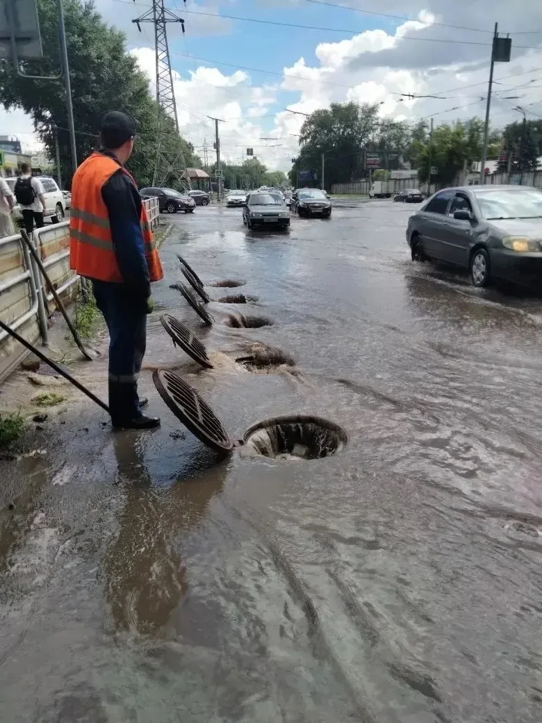 ❗️В Челябинске сейчас работает 7 бригад МКУ «ЭВИС» на ликвидации последствий залпового дождя

После 