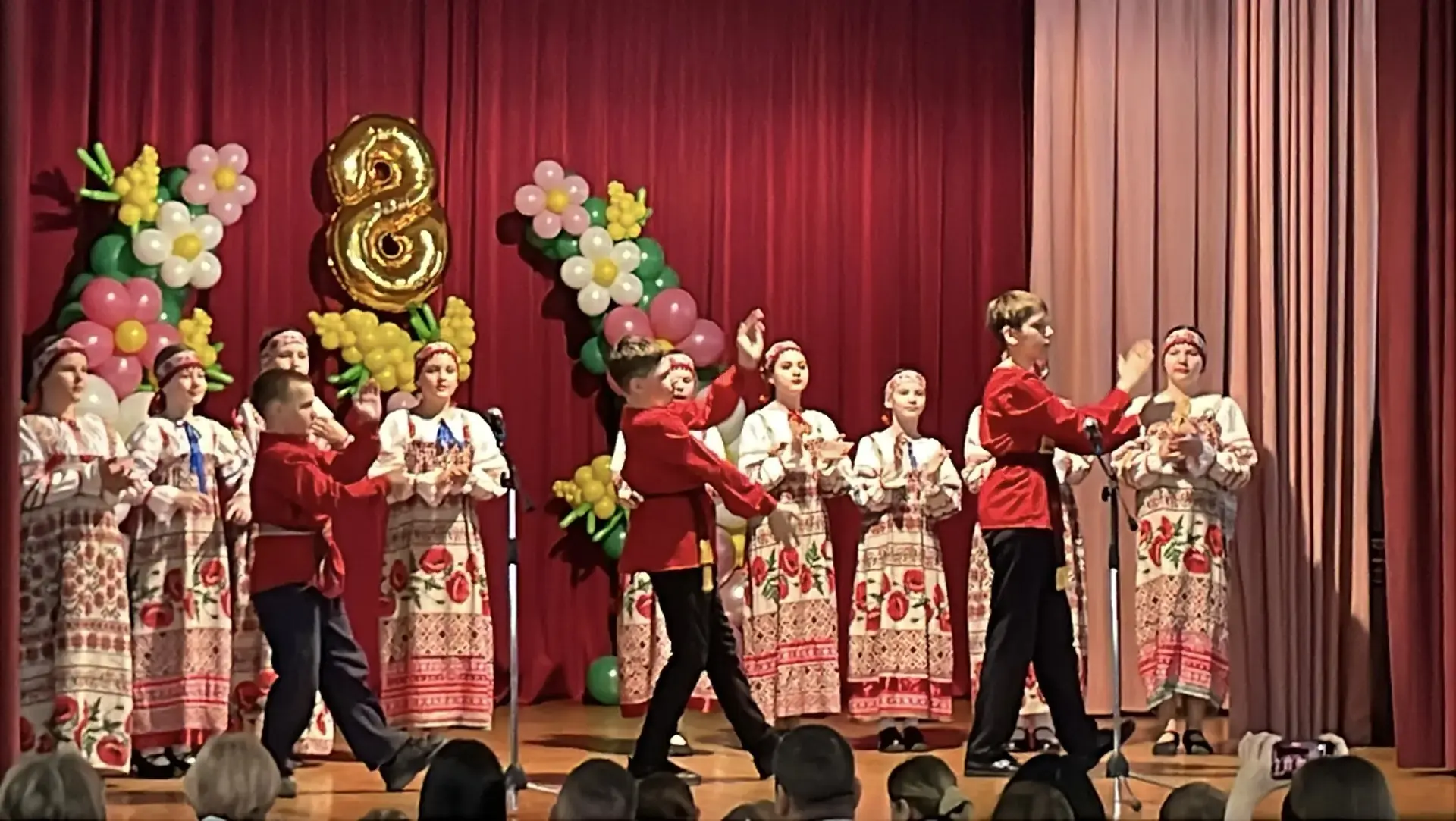 🌸 Весна и праздник в каждом сердце — 8 Марта в Доме культуры! 🌸