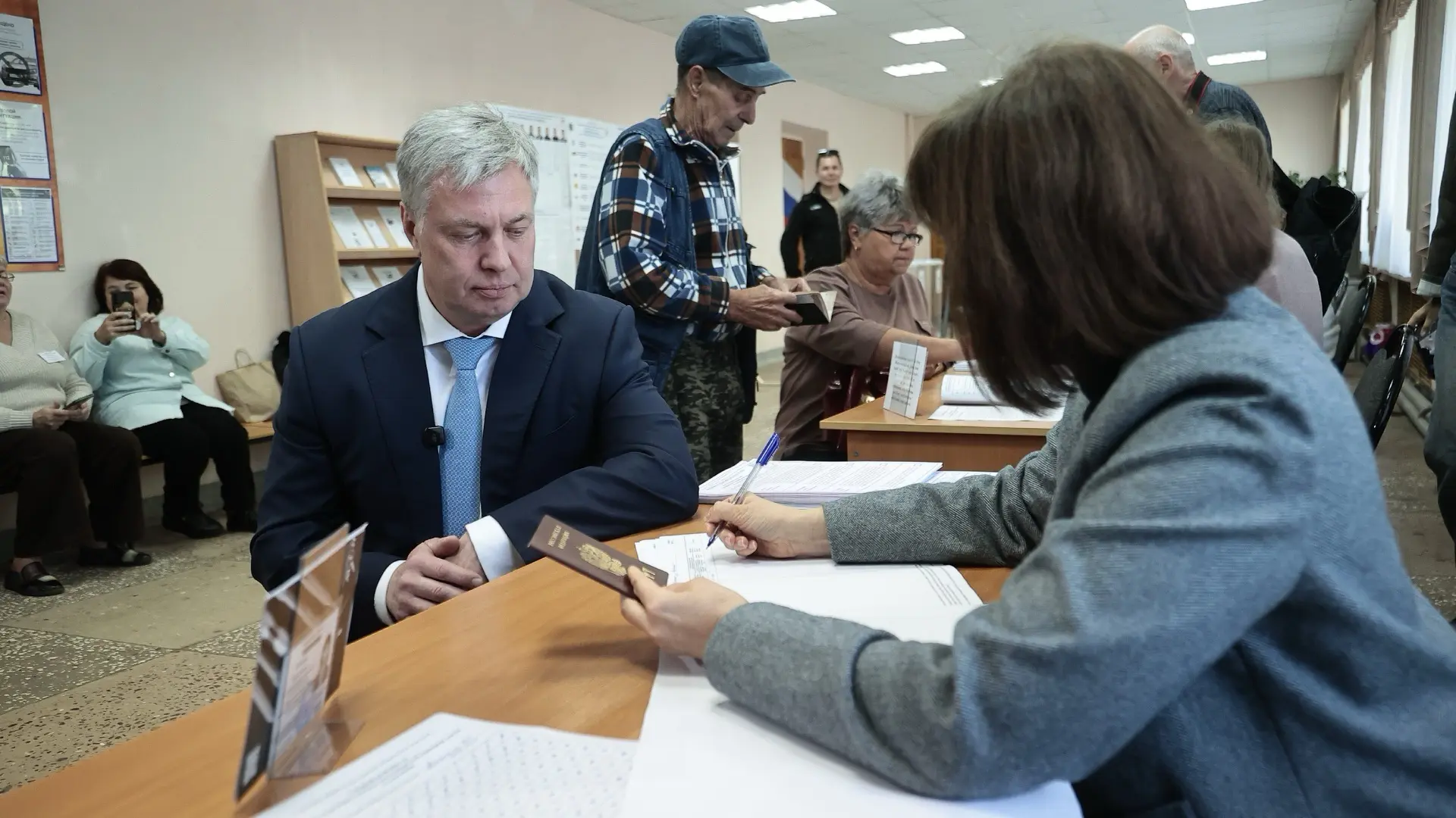✅Проголосовал на своем избирательном участке в доме культуры села Карлинское.
