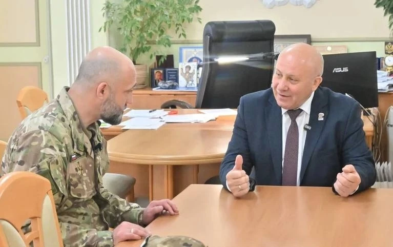 🧑‍🏫 «Ключ к кадрам в школах Хабаровска — жильё для молодых специалистов»: в Обществен...