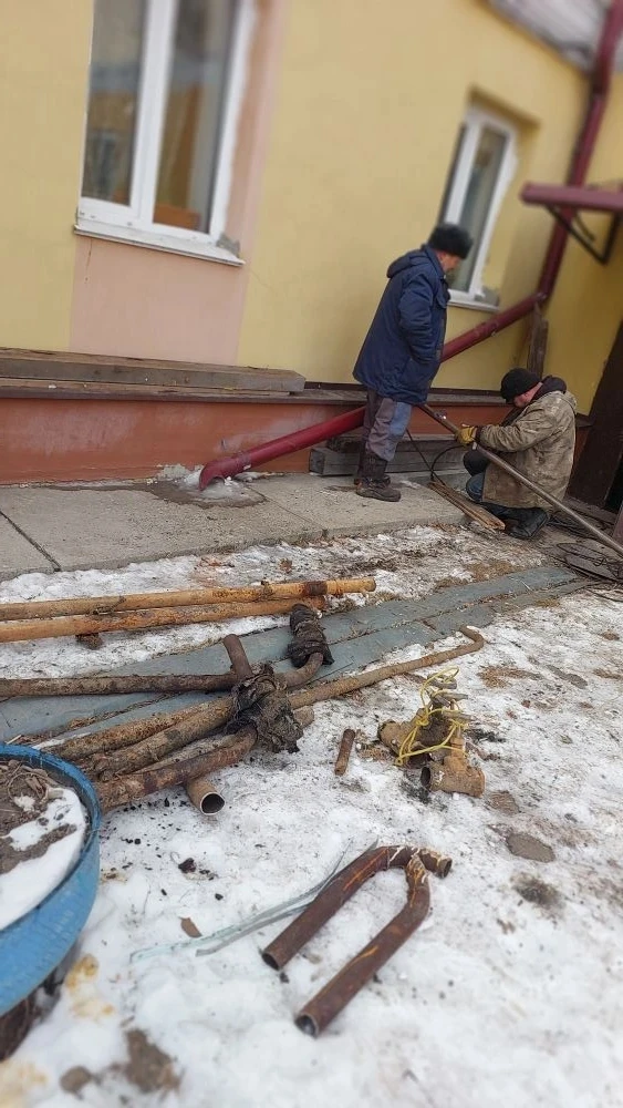 Сварочные работы по адресу: ул. Донбасская д. 25. Заменили 16 метров труб отопления, с ...
