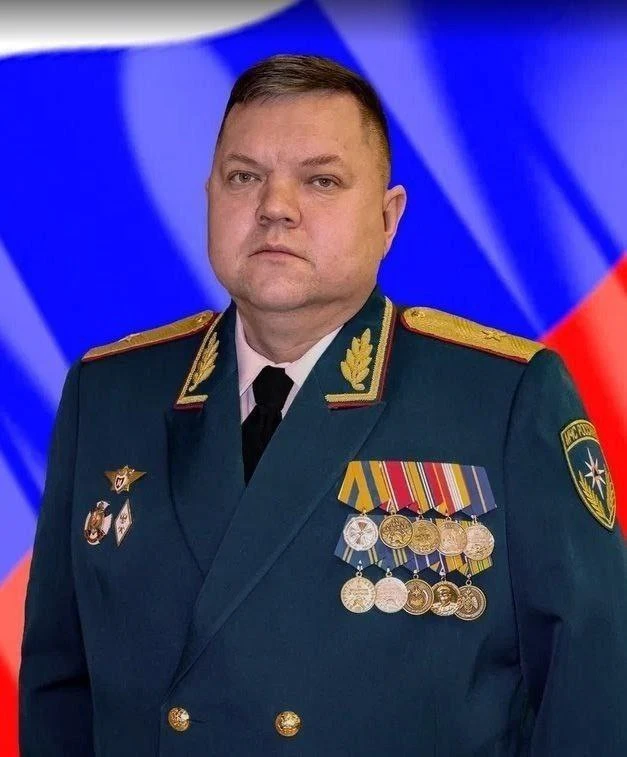 Поздравление начальника Главного управления МЧС России по Иркутской области Вячеслава Федосеенко с Д