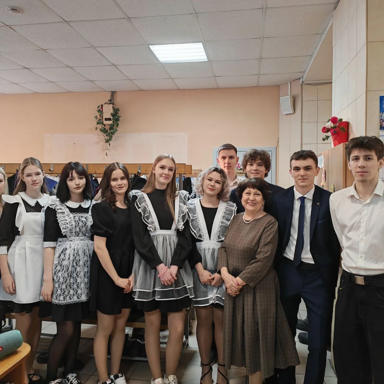 6 марта в честь праздника «Международного женского дня» наша школа погрузилась в атмосферу радости, 