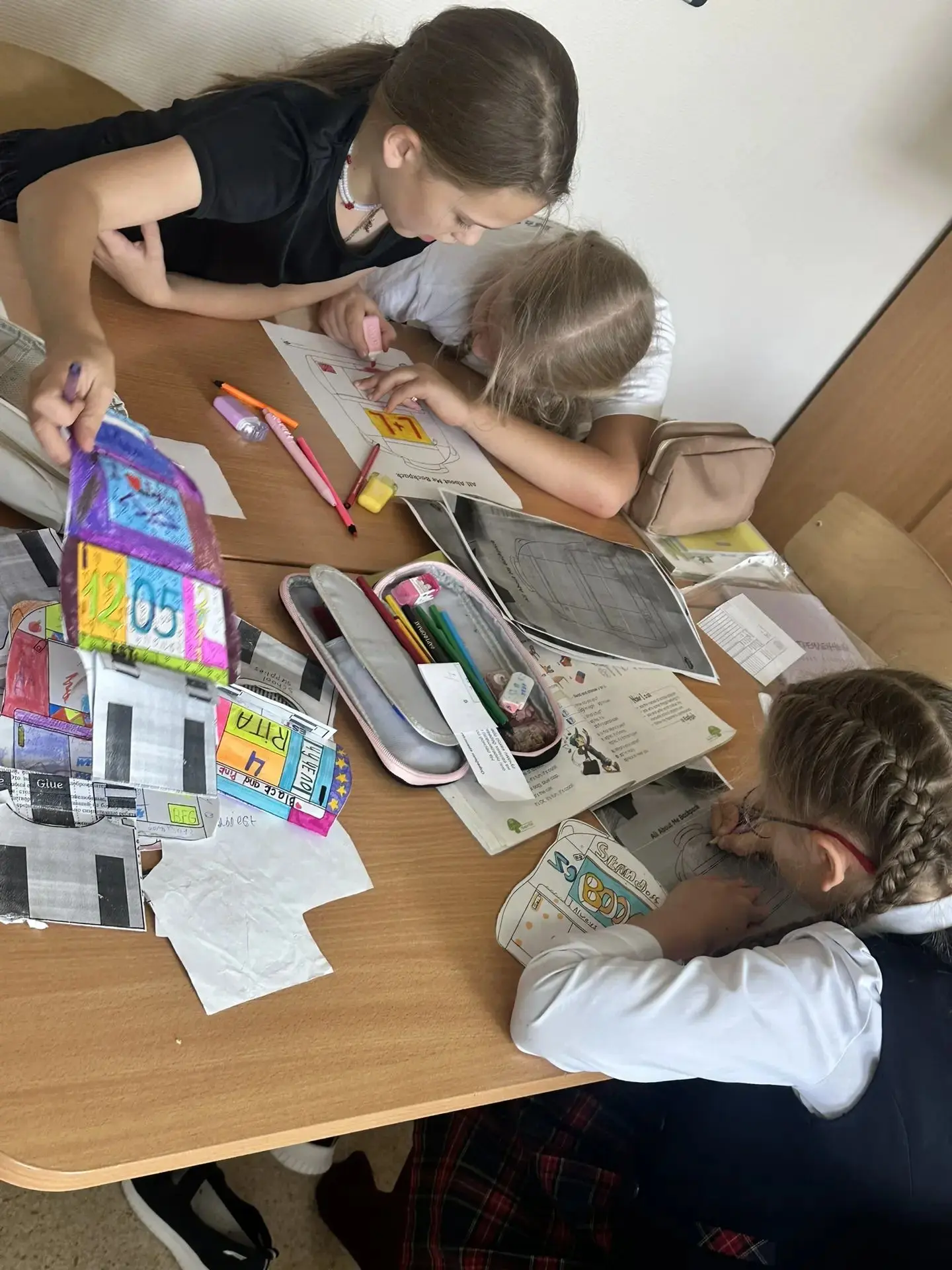What's in the bag? Our students reveal the secrets of their schoolbags!