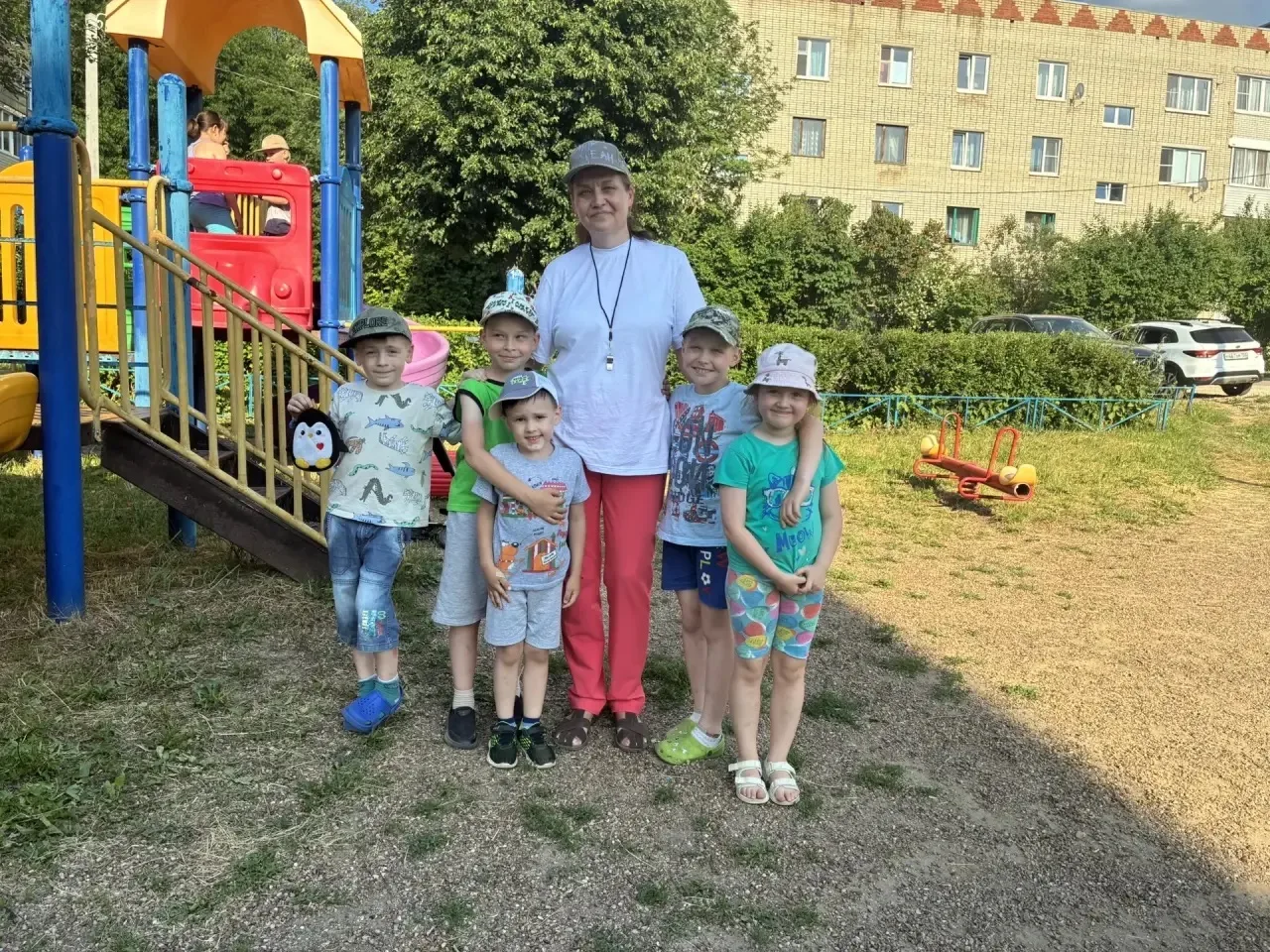 Яркий «Летний микс» в поселке Возрождение! 🌈✨

Сегодня для наших юных жителей прошла игровая програ