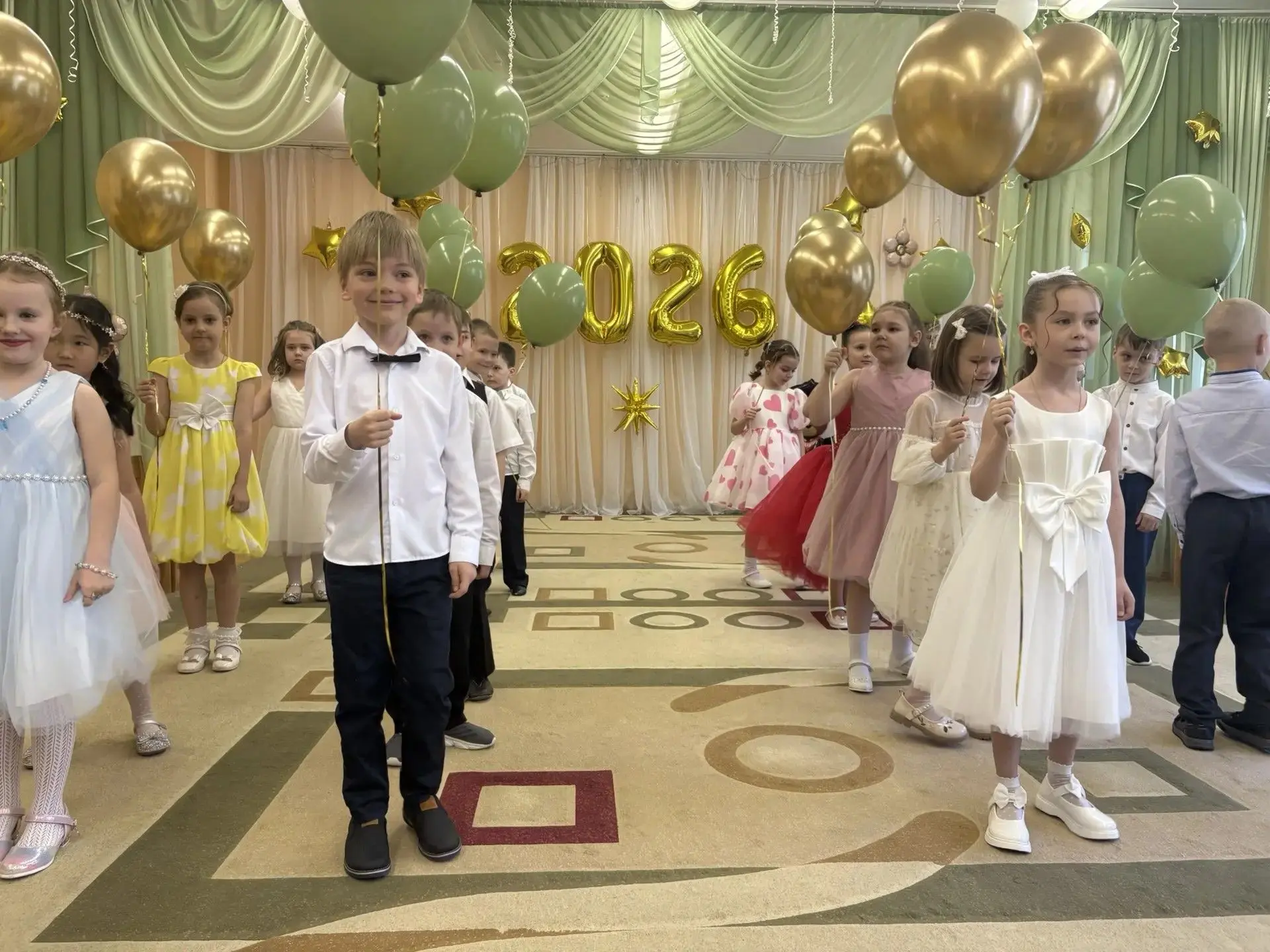 🌸 Наши дошколята — вперёд, к звёздам!    Спасибо за улыбки, игры и первое «спасибо»! Пусть школа под