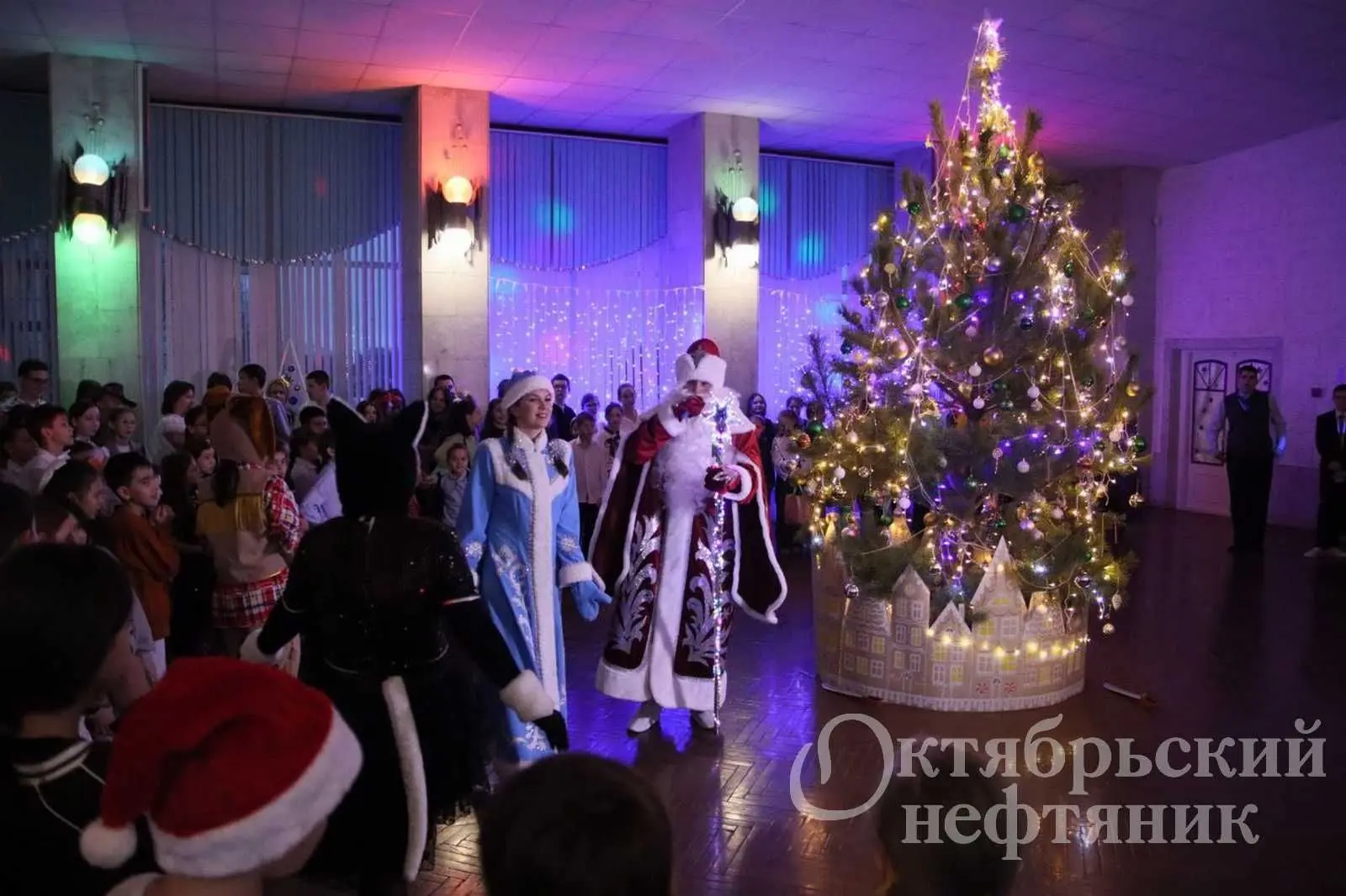 В Октябрьском прошла ёлка для одарённых детей