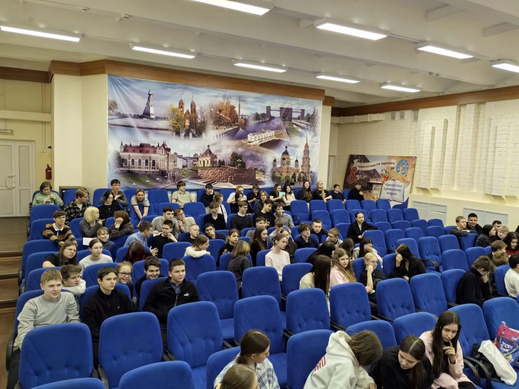 🌟26 марта в ЦО гимназия № 8 им. Л. М. Марасиновой  выдался динамичным и ярким!  🎓 В актовом зале соб