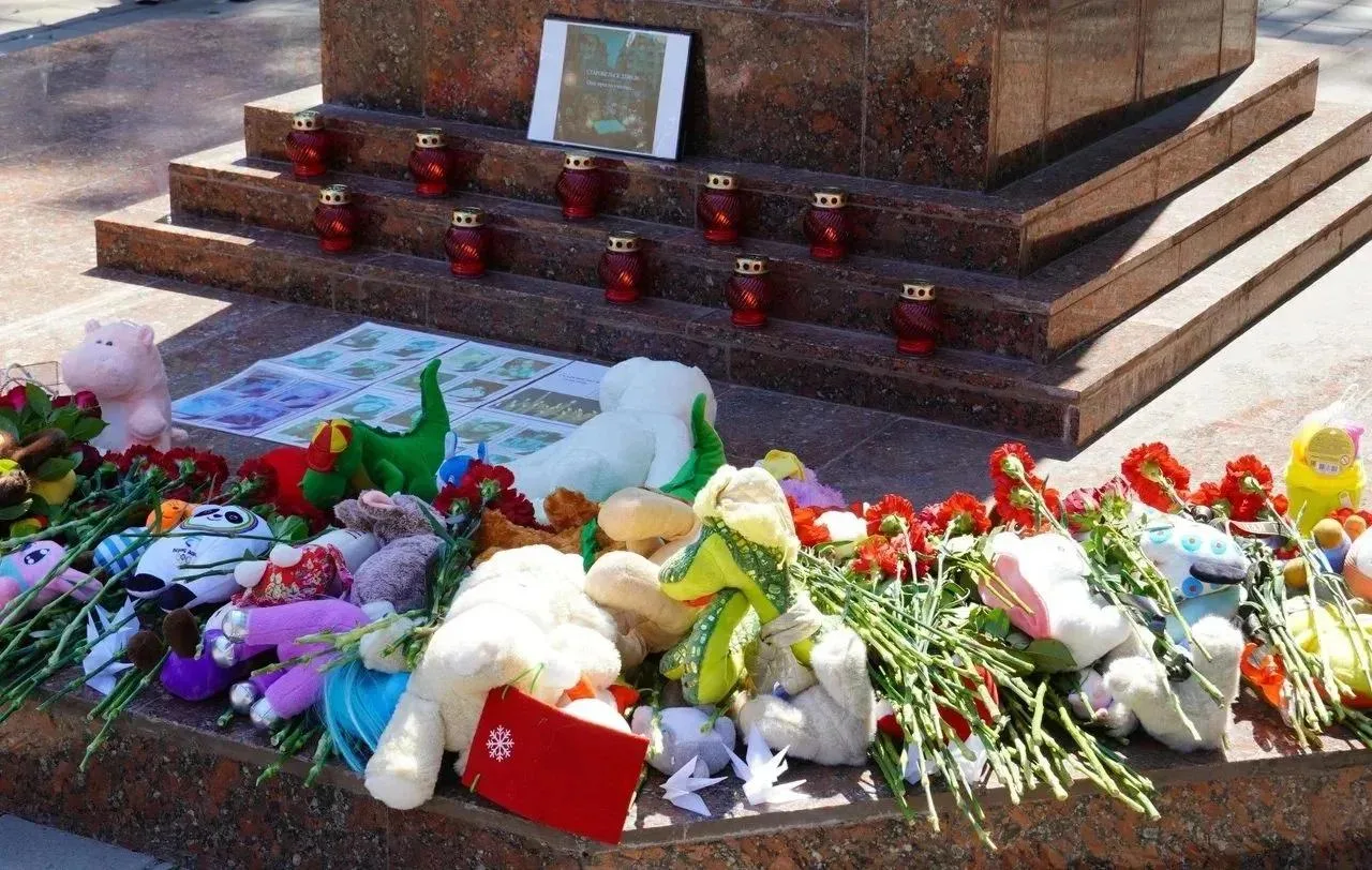 В Оренбурге зажгли свечи в память о детях Донбасса