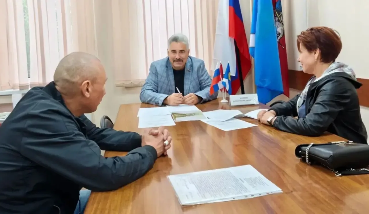 Глава муниципального округа Константин Воловик провел прием жителей