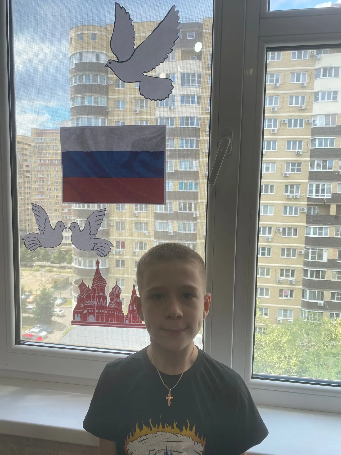 Российский триколор — это не просто государственный символ. Это знамя, которое объединя...