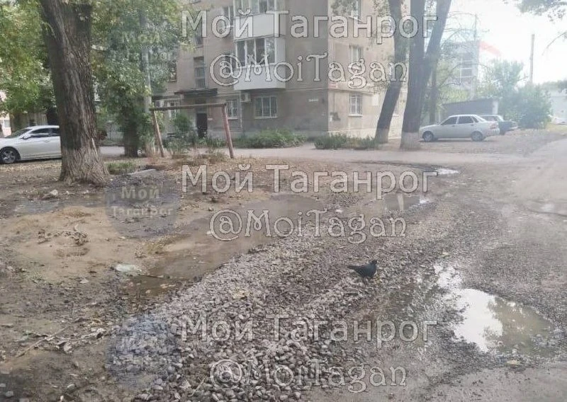 🚨 💧 Прорыв трубы на Пальмиро Тольятти, 32/1 тянется ещё с прошлого года — а это единс...