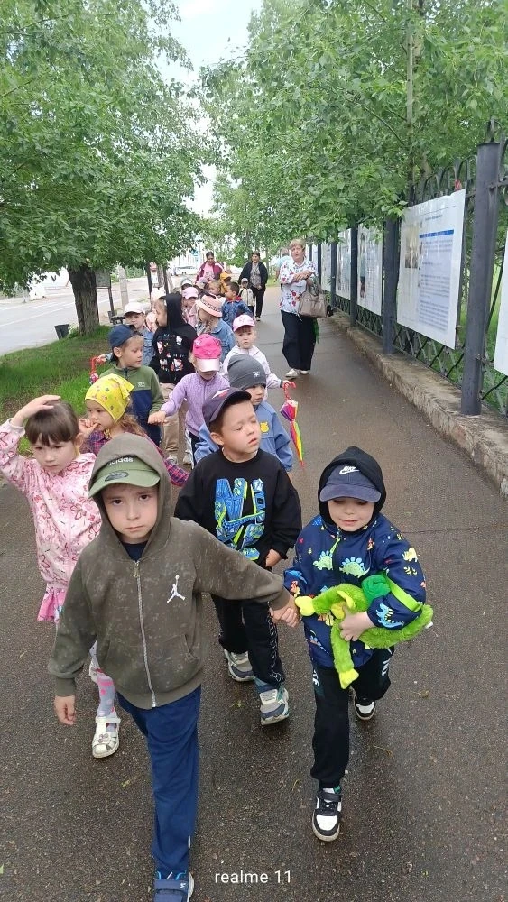 Сегодня наши маленькие кинематографисты отправились в волшебное путешествие в мир больш...