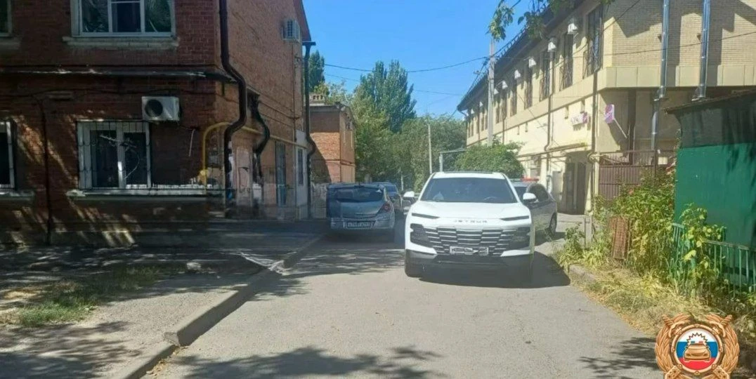 На ул. Казахской в Ростове внедорожник сбил 6-летнего мальчика, сообщили в Госавтоинспе...