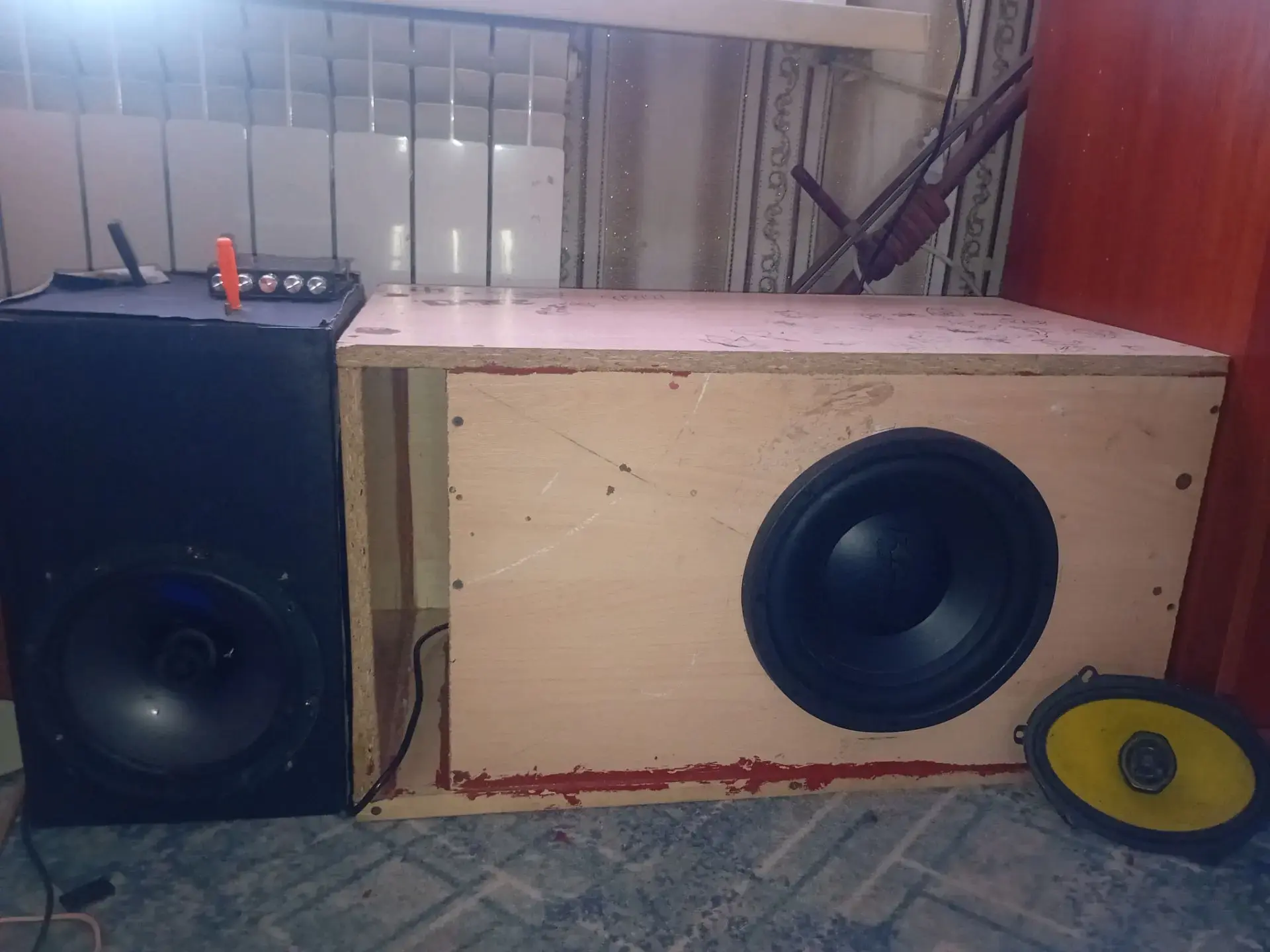 Продам сабвуфер