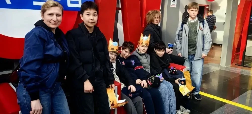 "Красавица" покорила сердца!   Вчера наши юные кинолюбители 6Б и 8В совершили увлекательное путешест