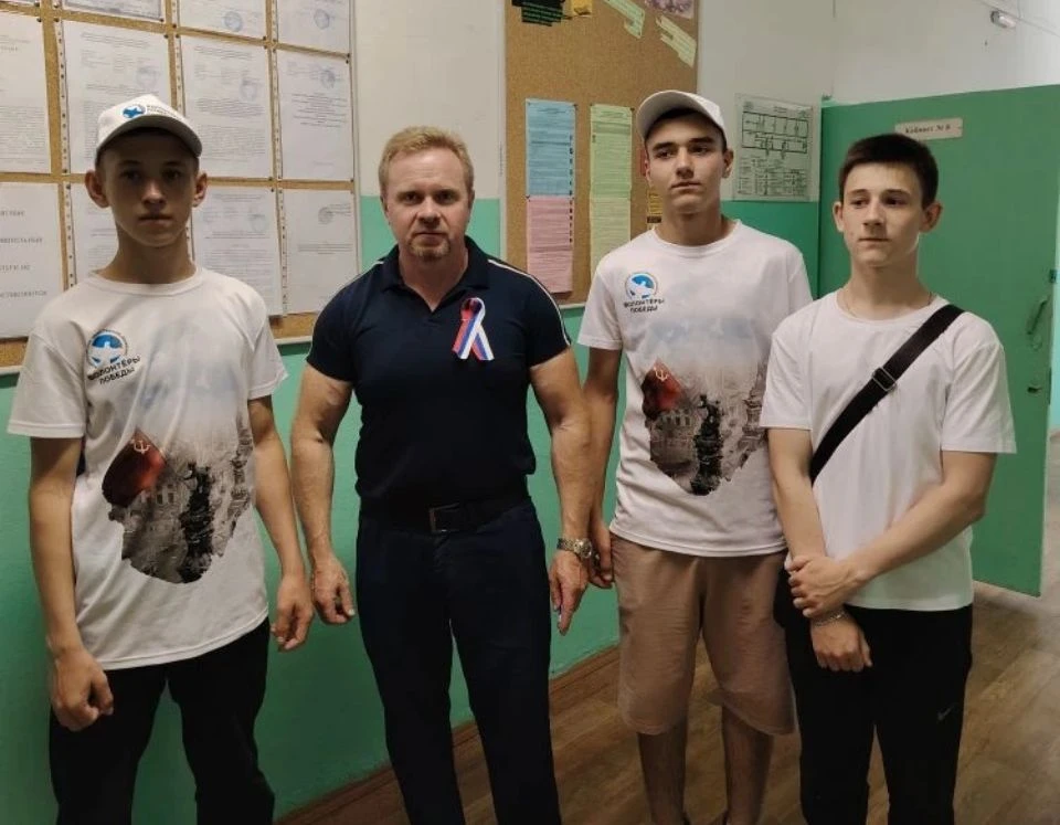 🇷🇺 АКЦИЯ «РОССИЙСКИЙ ТРИКОЛОР»
 В преддверии великого праздника – Дня России – наш пришкольный лаг