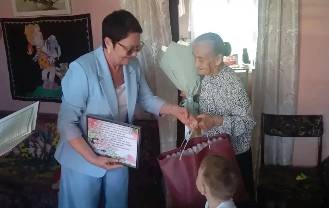 Поздравляем с 90-летием ветерана труда, нашу землячку Жукову Федосью Анисимовну! 

С приветственным 
