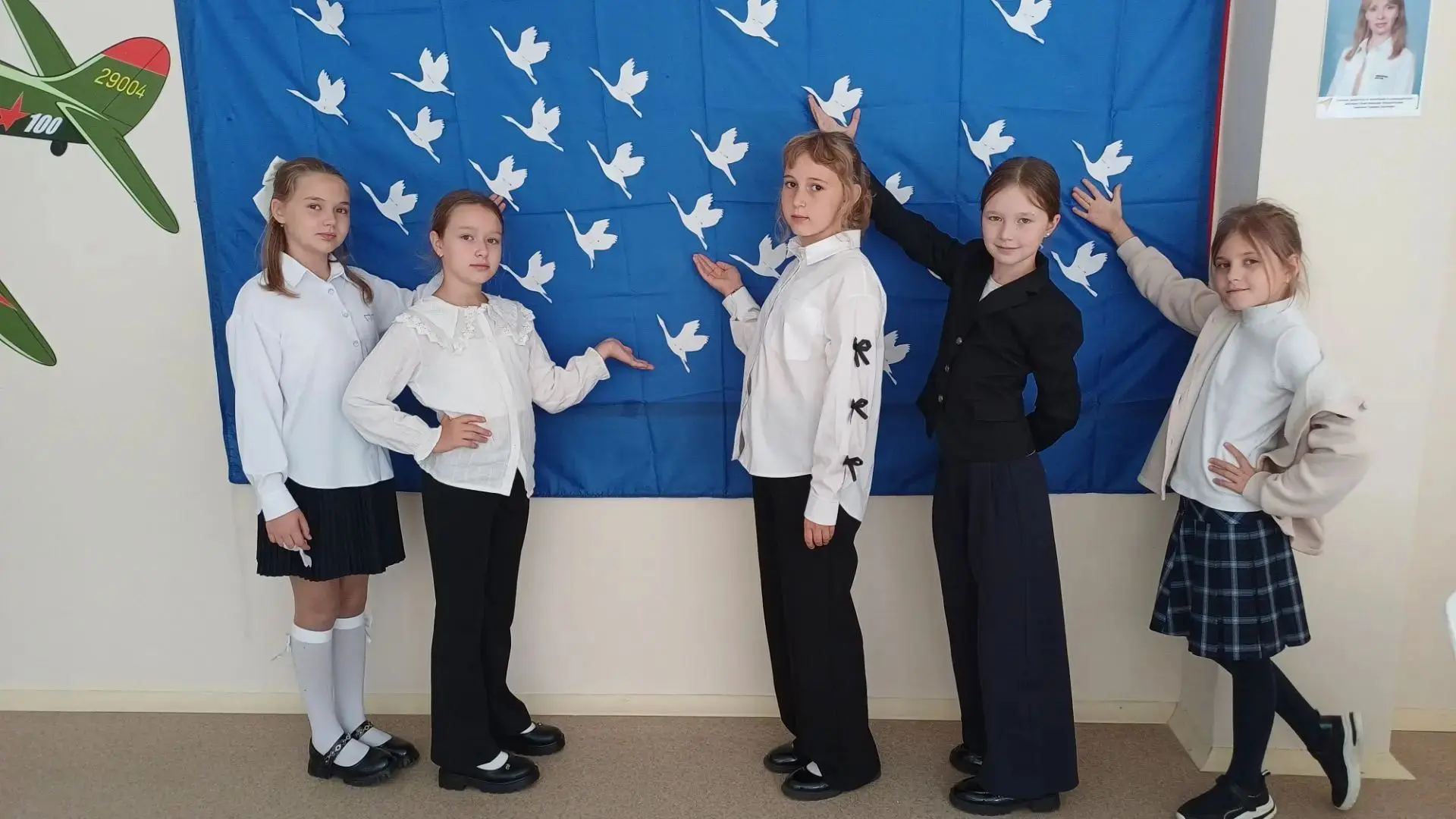 🕊Небо из белых журавлей и память.