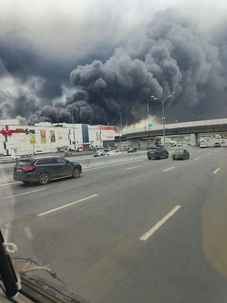 ⚡ Крупный пожар на рынке «Садовод»