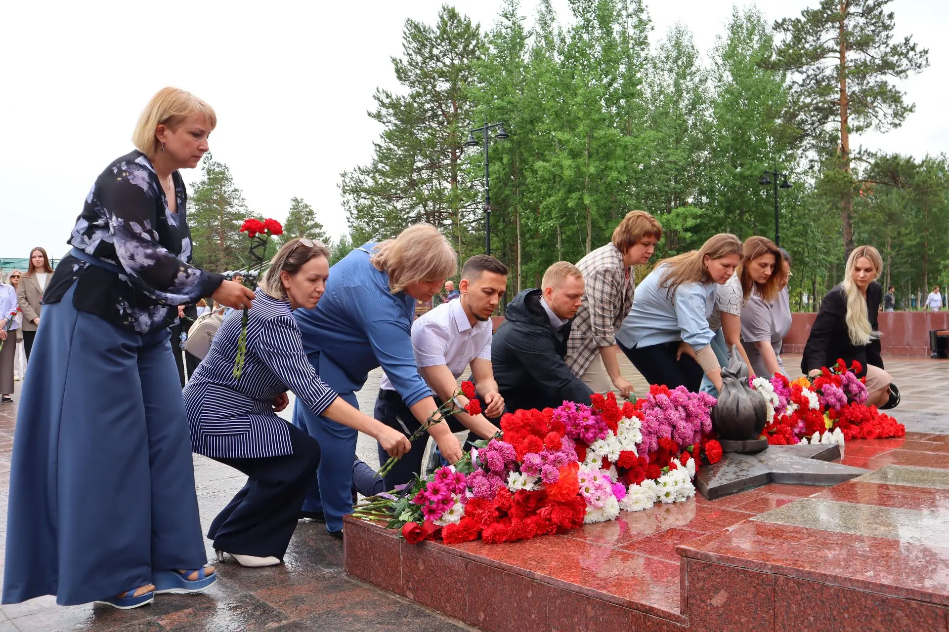 22 июня — одна из самых трагичных дат в нашей истории. Сегодня мы пришли к монументу Во...
