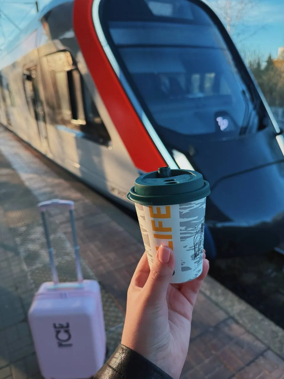 Всем доброе утро! Собрались в небольшое путешествие на выходные, чтобы просто погулять по городу и с