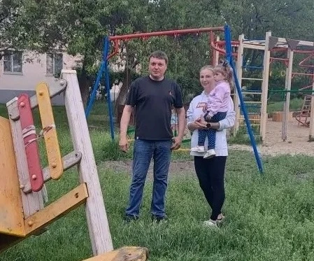 ✅Депутат городской Думы Виталий Ралко и активные горожане обновили детскую площадку у дома №120 на у