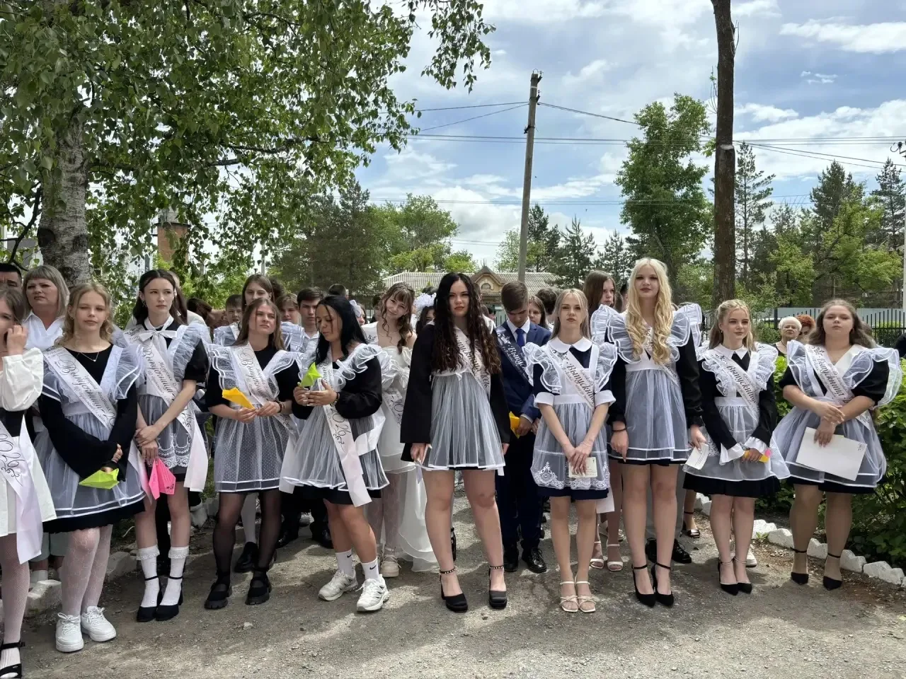 Последний звонок🔔   💫"Самолётик будущего" – трогательная традиция "Навигаторов детства" на Последнем