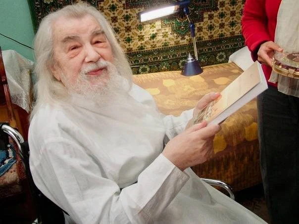 Вы о Боге не забывайте, с Ним ведь и трудности переживать не трудно, и одиночества нет, и бессилие В