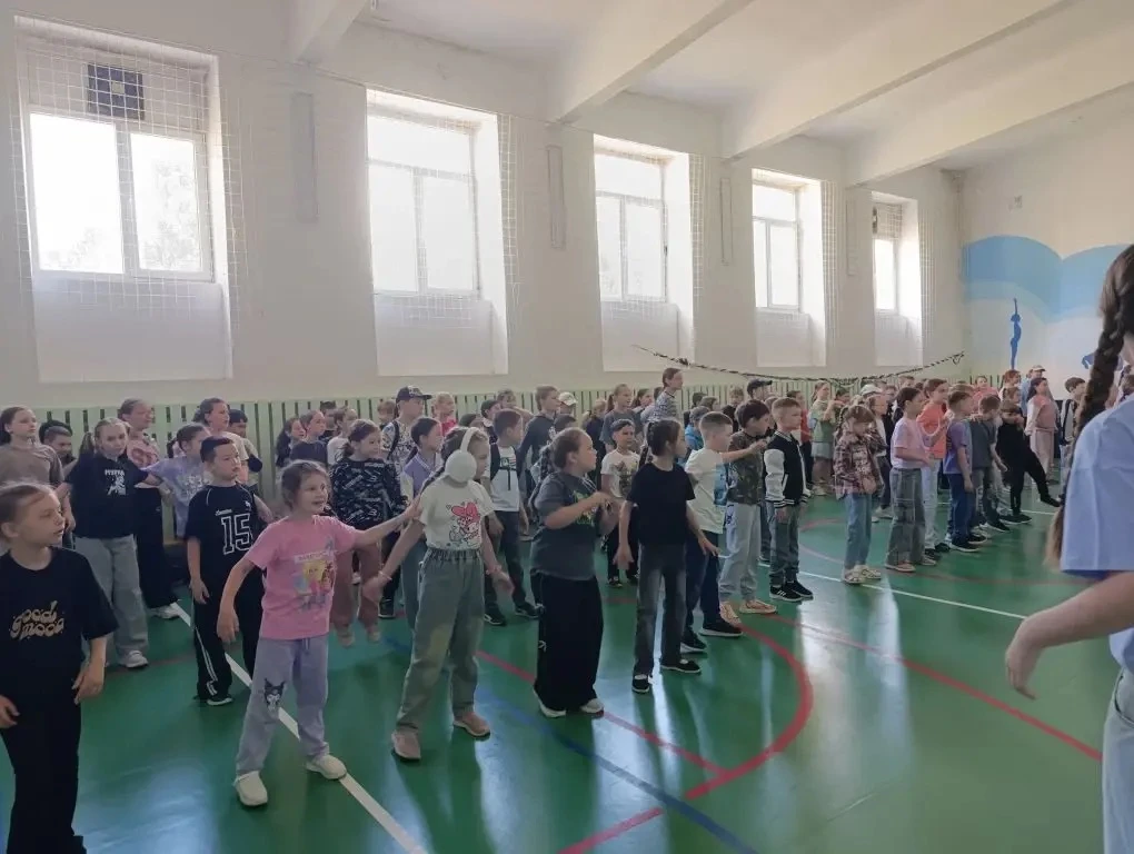 🎬 Седьмой день лагеря: от «Один дома» до фольклора

Седьмой день нашего лагерного марафона выдался 