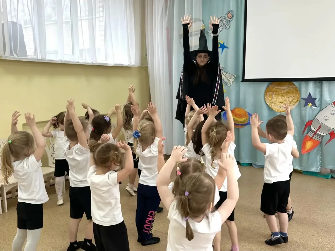 🚀 Сегодня воспитанники младших групп №1 и №12 МОУ СОШ №2 (дошкольное отделение 26) совершили невероя