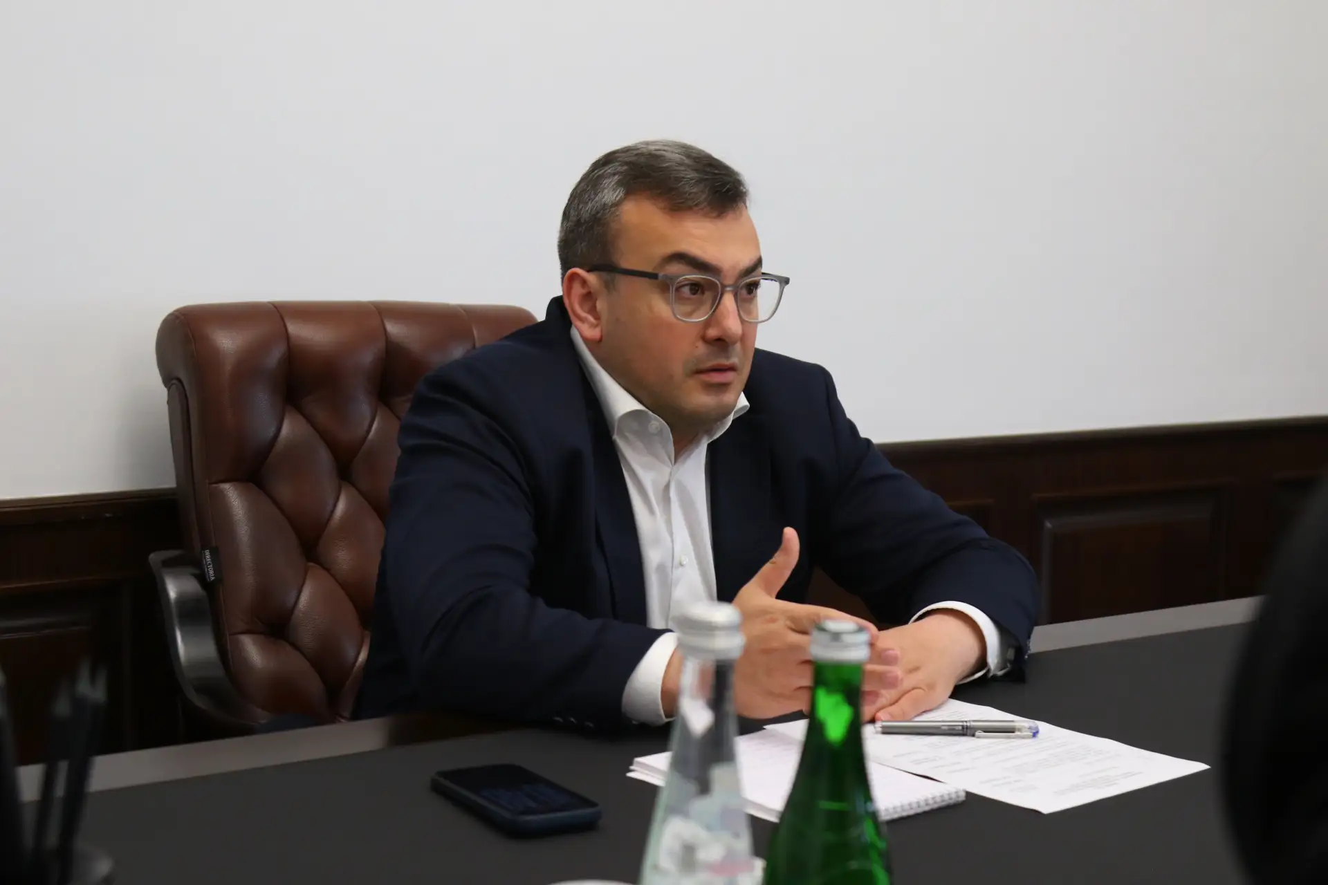 📋 Магомедзагид Кихасуров провёл аппаратное совещание по ключевым вопросам Минтруда Дагестана  Глава 