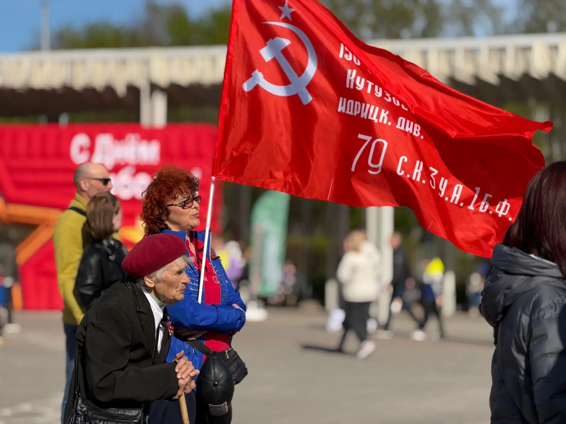 И пусть песни о Великой Победе живут в каждом из нас!  🎤Сегодня площадь Молодежи стала одним из мест