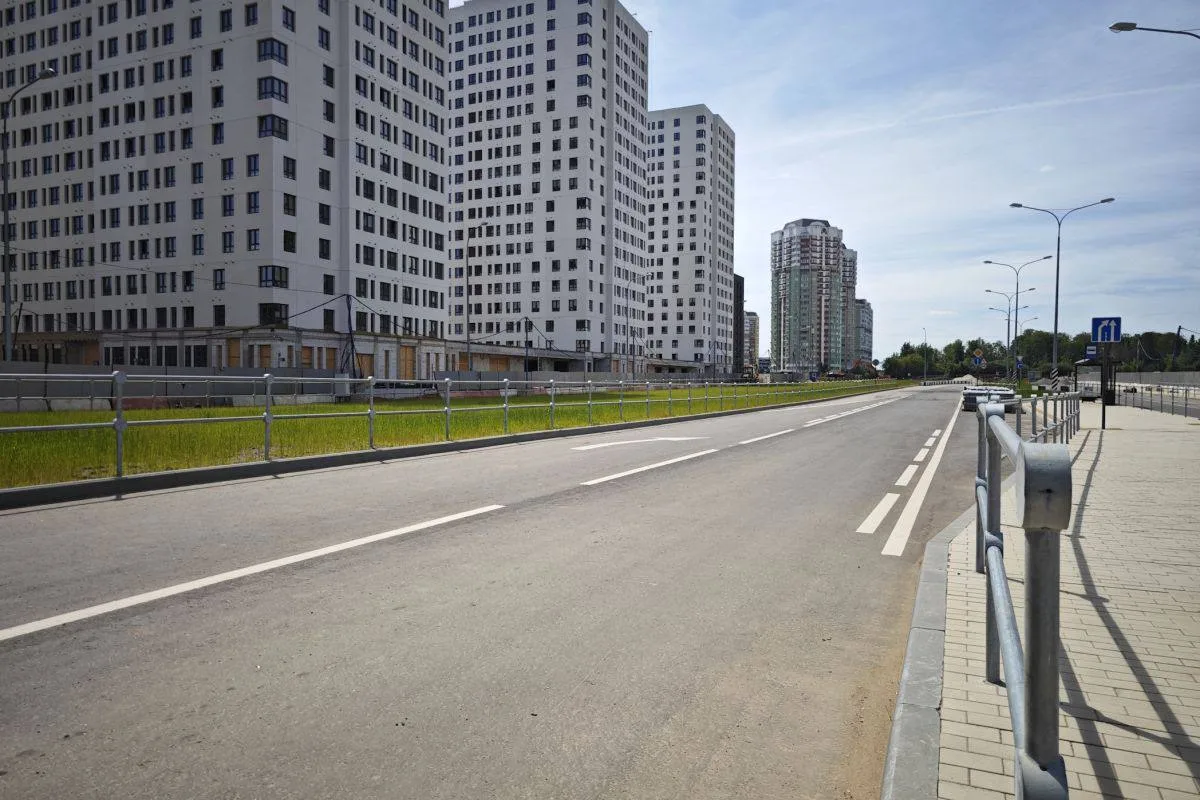 Строительство заключительного участка дороги от улицы Никитина до Радужного проезда нач...