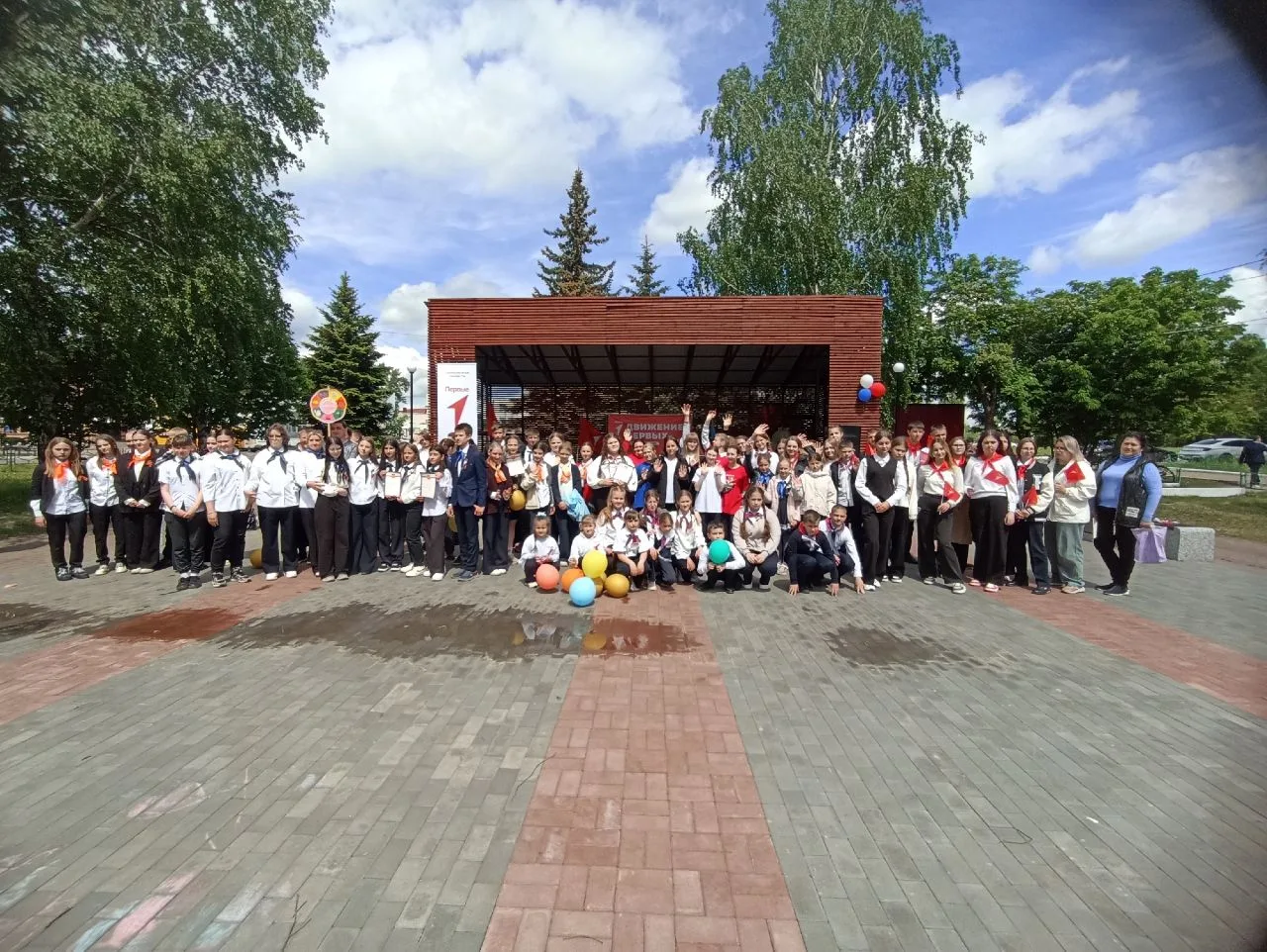 🎈С Днём детских общественных объединений! 

❤Сегодня праздник тех, кто умеет дружить, помогать и де