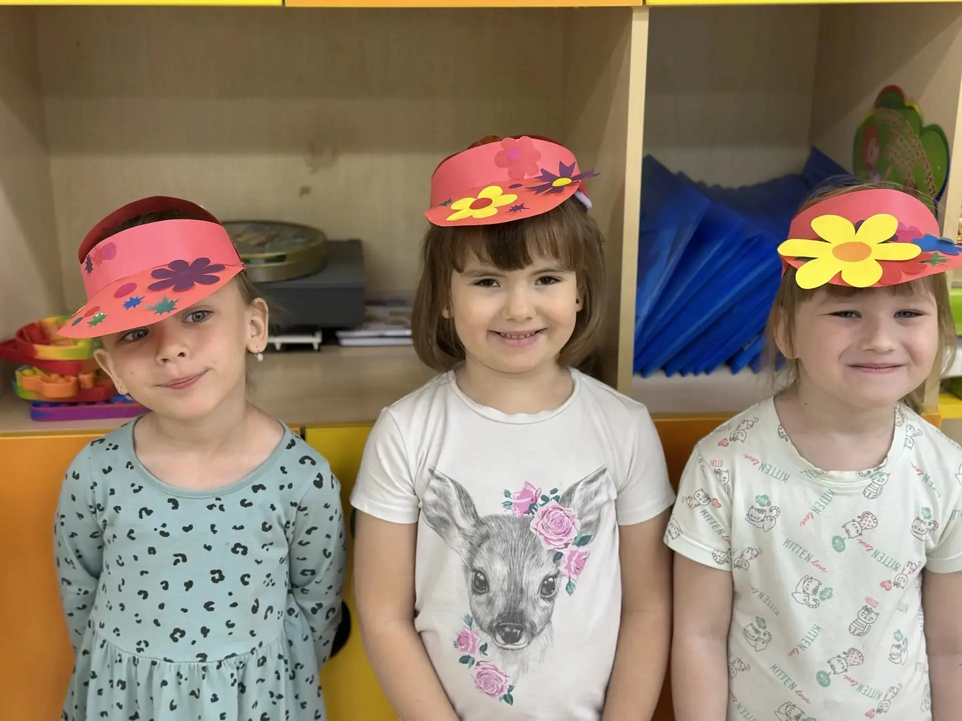 🧢☀️ Солнечные приключения в 12 группе: кепка — это спасение!