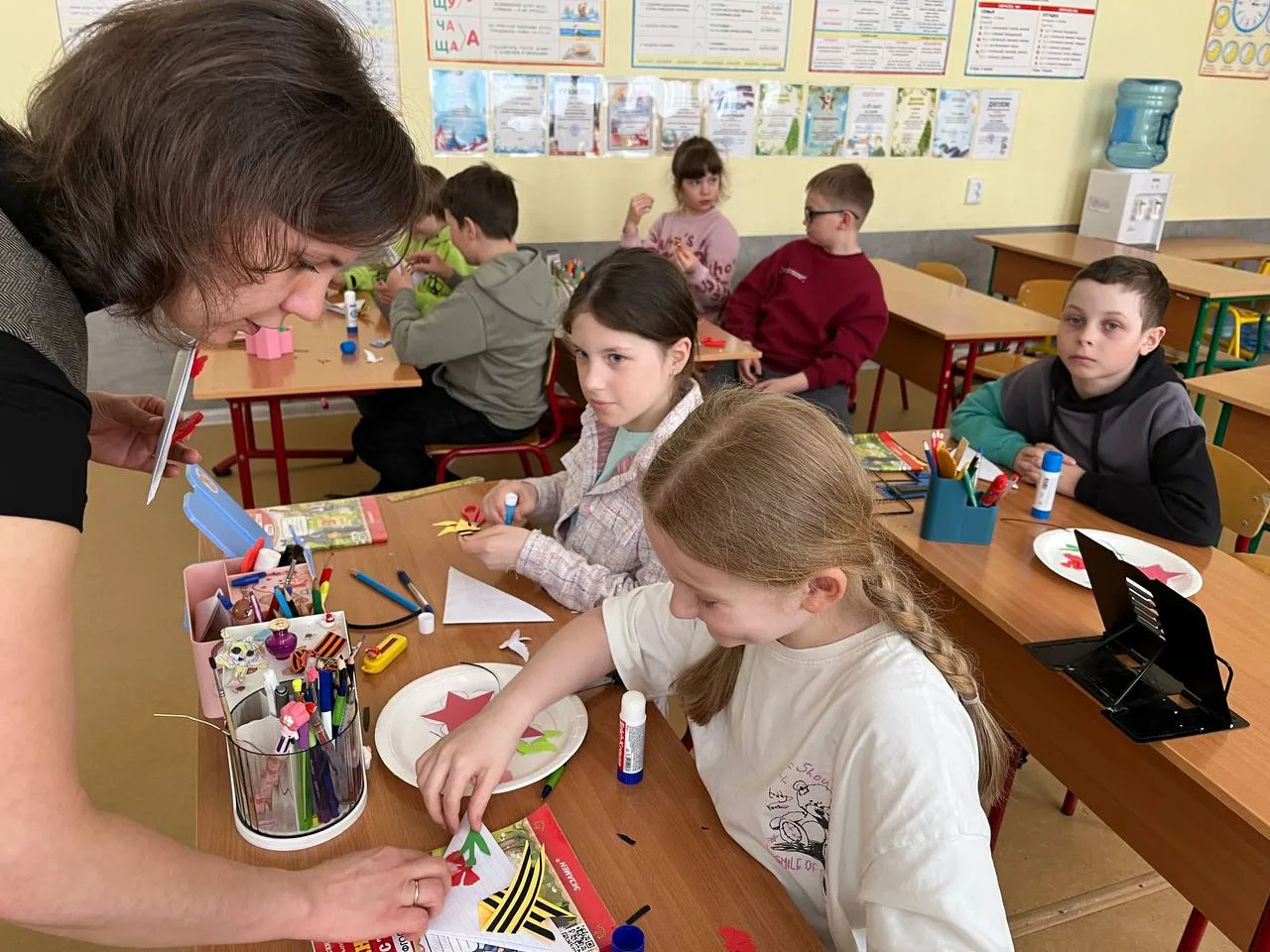 Ученики из Мурманской области отправили письма и добрые слова бойцам  ✉️ В преддверии Дня Победы шко