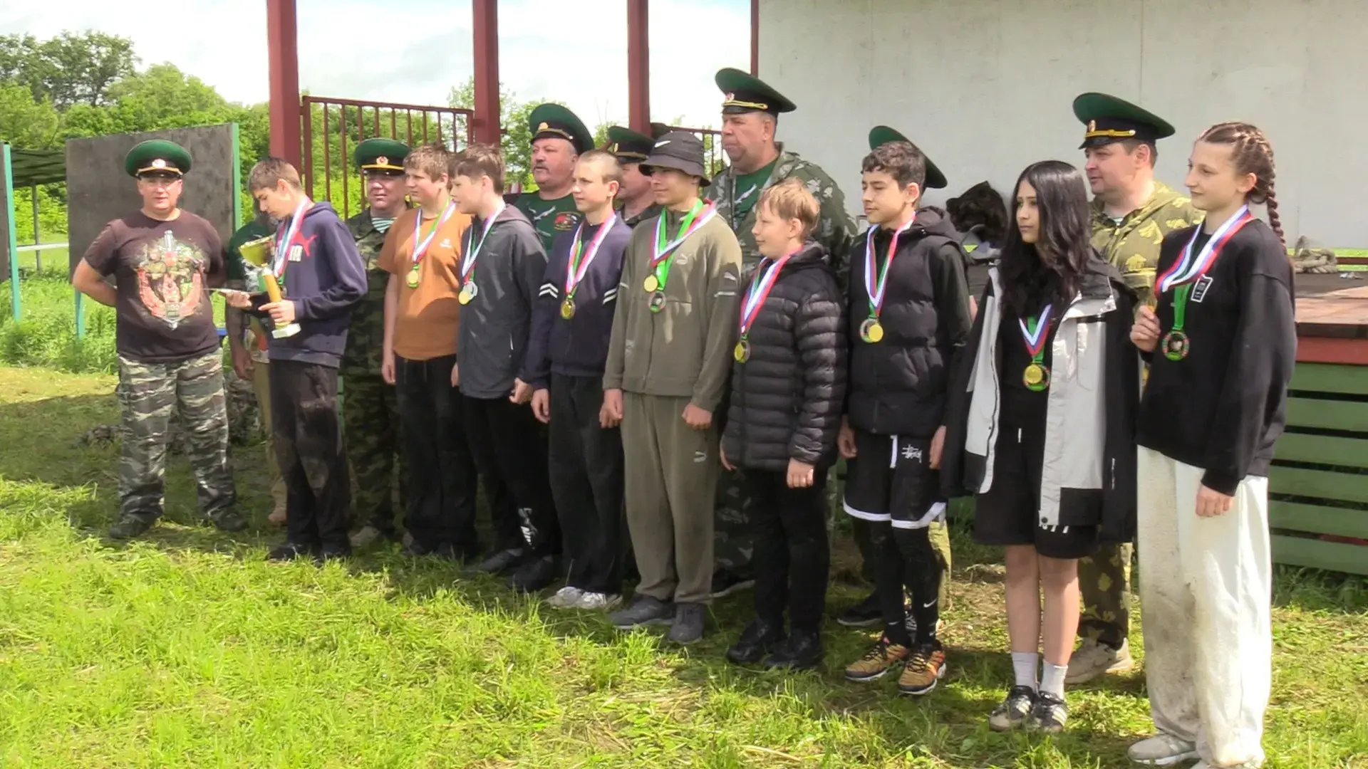 Ивановский луг сегодня стал настоящей сценой для праздника мужества и единства — в пред...