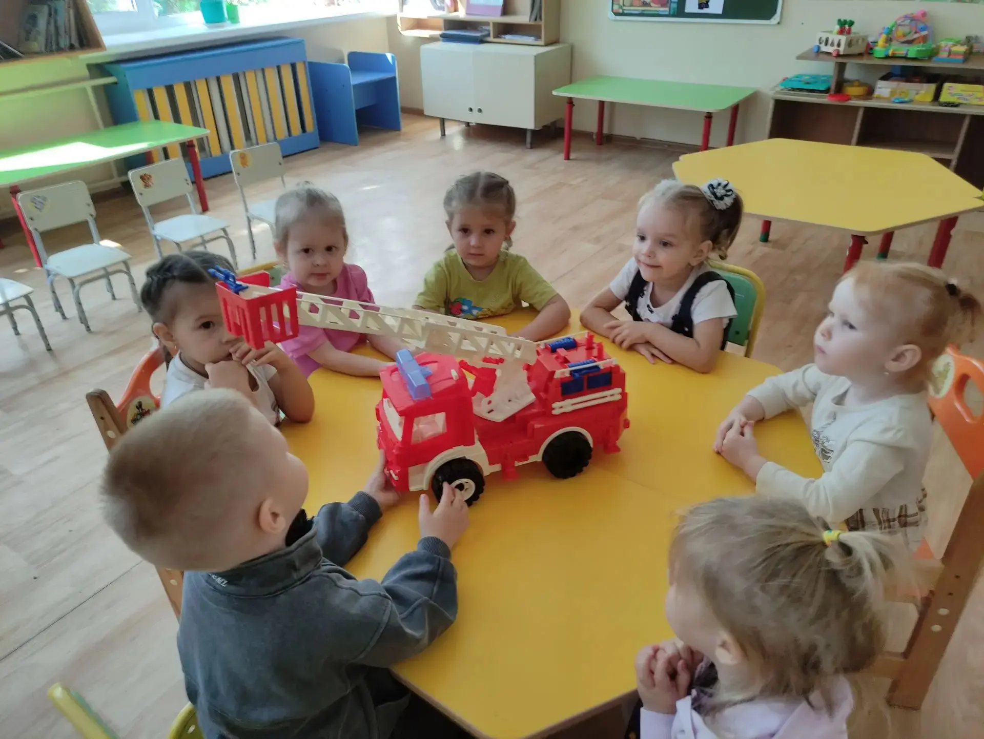 🚒 «Огонь не шутка, или как мы знакомились с пожарными»