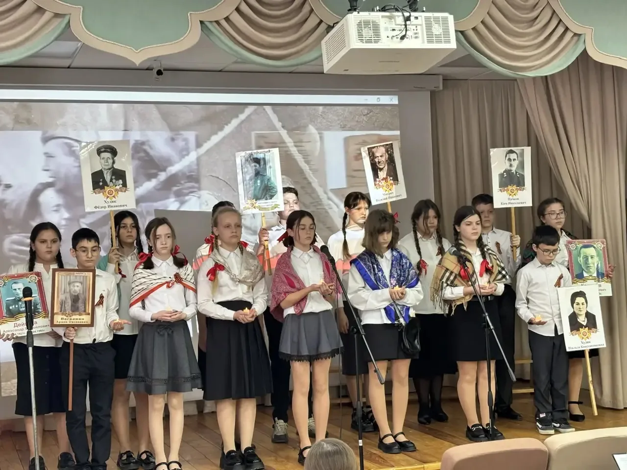 🇷🇺🕊️Прошел ежегодный патриотический конкурс «Пою моё Отечество!» среди 5-6 классов.   🔥⭐ По традиции