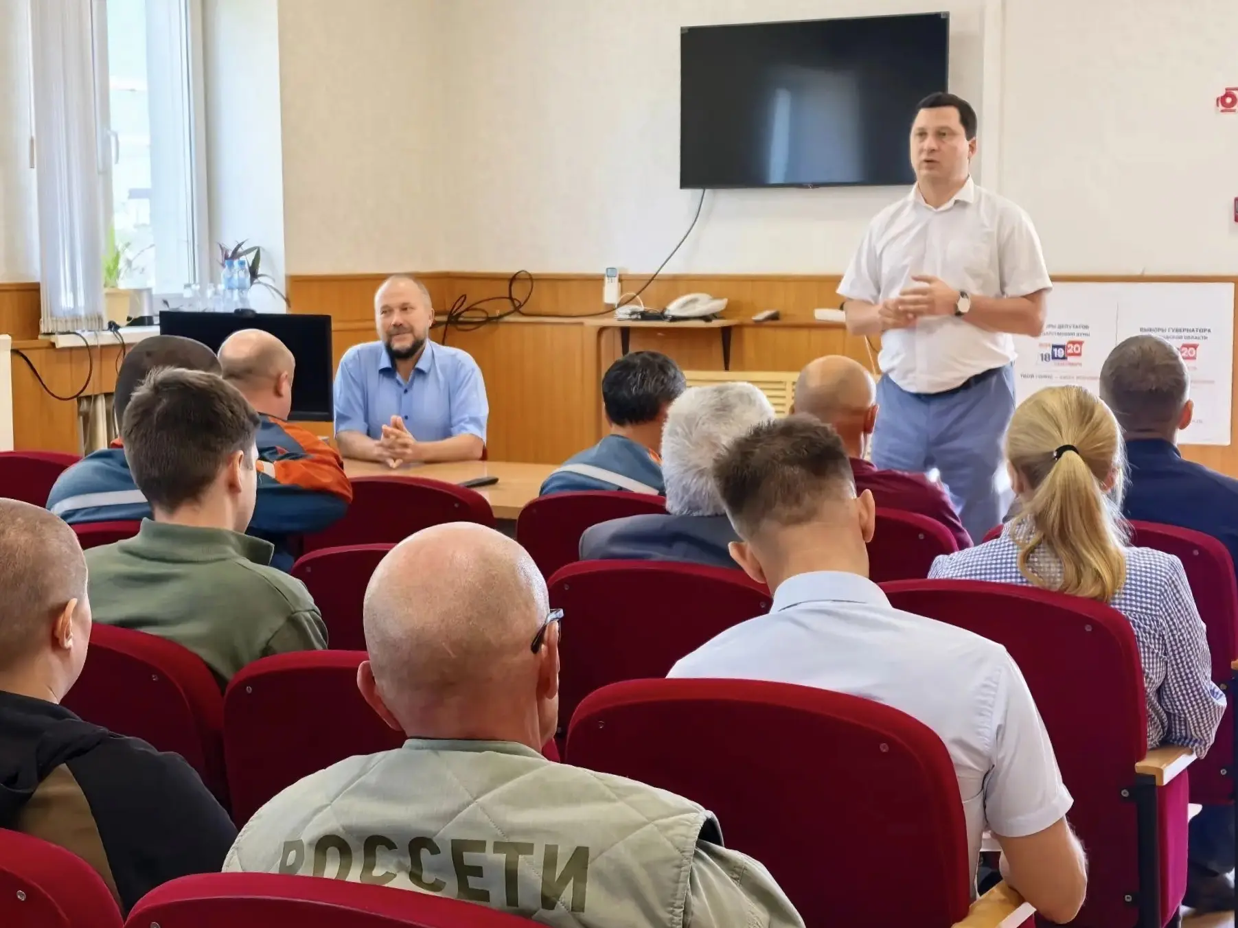 Сегодня провёл встречу с коллективом Корочанского РЭС — филиала ПАО «Россети Центра» — ...