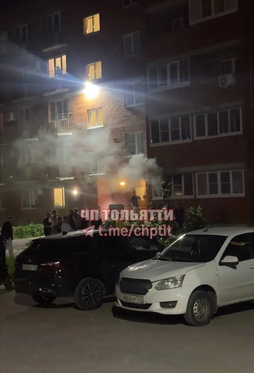 🔥Пожар на Калмыцкой, 33: есть пострадавший

На месте работали пожарные и скорая. Мужчину откачали —