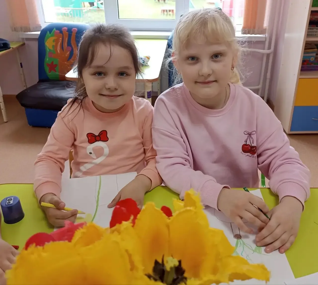 🌷 Наши юные художники: рисуем живые цветы! 💐