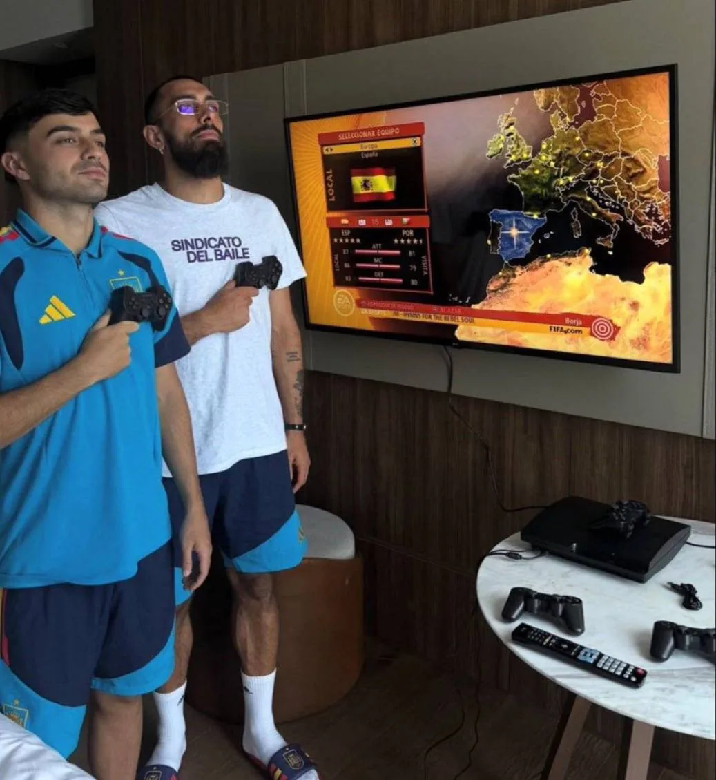 Педри и Борха Иглесиас 🇪🇸😂