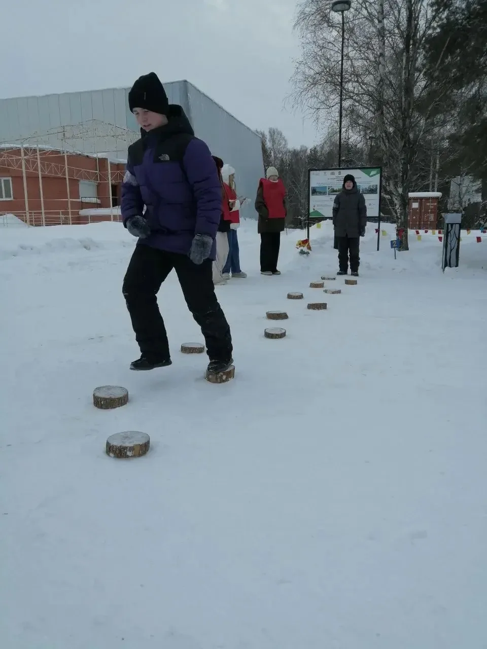 🎖️3 февраля команда учеников 6-х классов «Защитники» приняла участие в городской военно-спортивной и